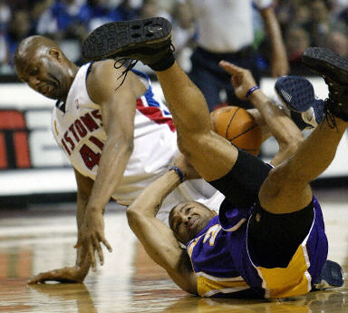 法通过阵容 法通过阵容